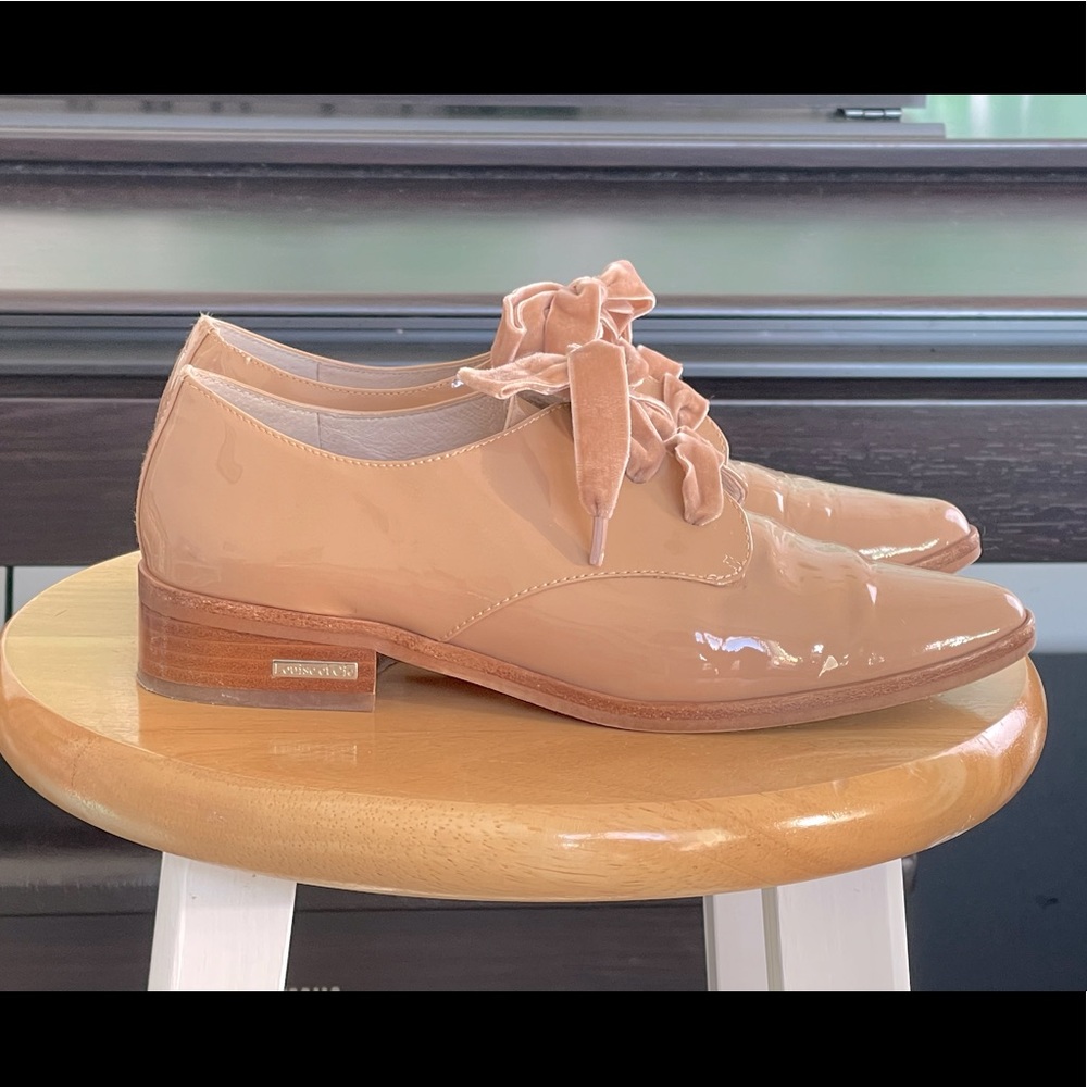 SOLD 📦 Louise et Cie | Nude oxford loafers